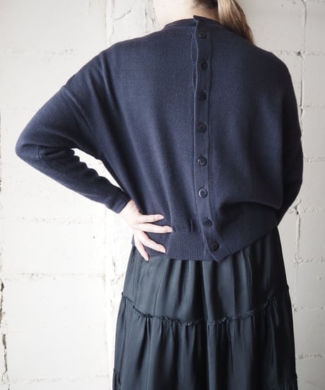 Back Button Crew Neck Knit NV
