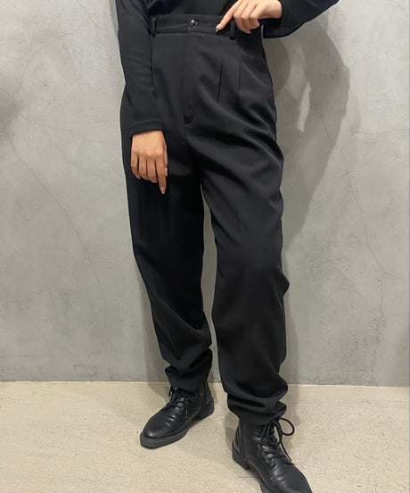 Tuck Tapered Pants BK