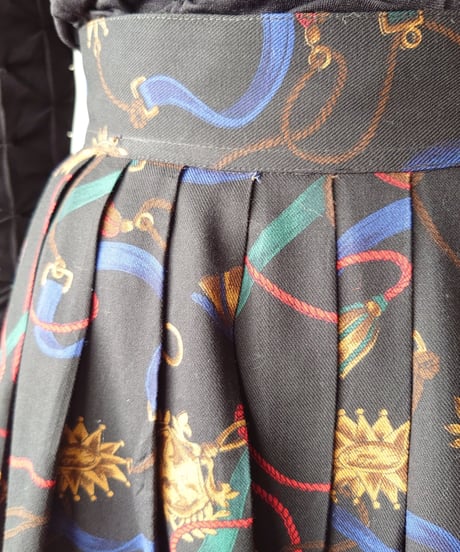 Belt Pattern Flared Skirt NV