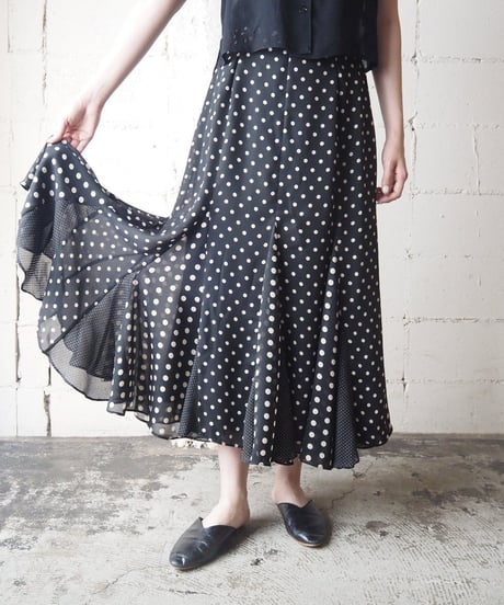 Dot Pattern Flare Hem Skirt BK