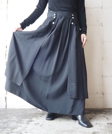 Side Button Design Skirt BK