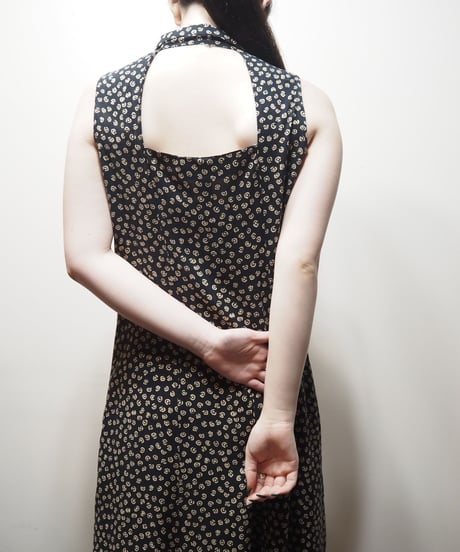 Back Open Pattern Sleeveless Dress BK WH