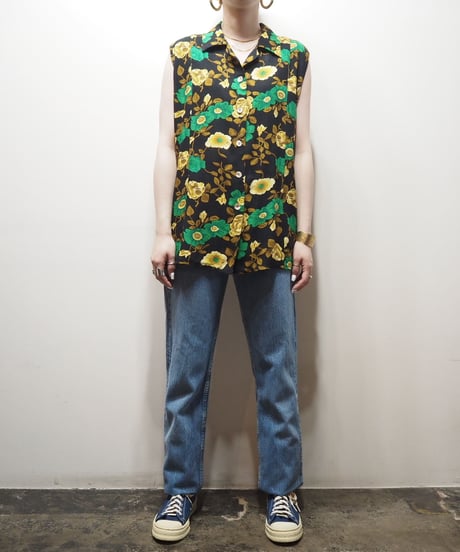 Flower Pattern Sleeveless Shirt BKGN