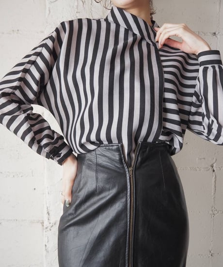 Turn Over Collar Stripe Blouse BKGR