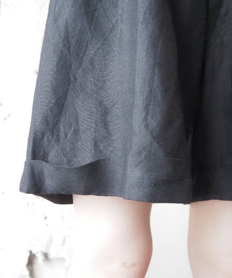 Linen Tuck Short Pants BK