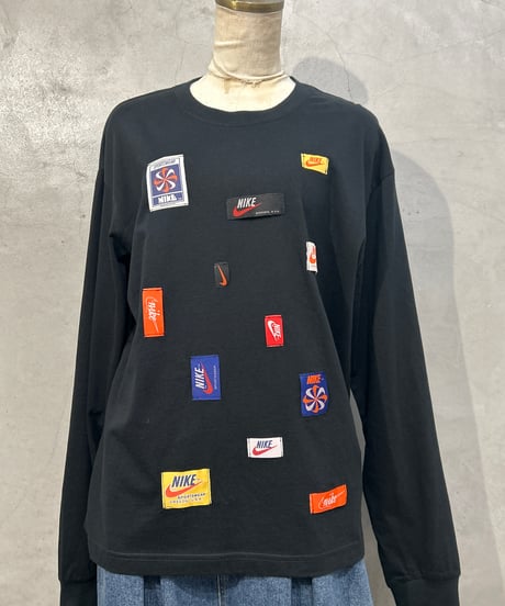 NIKE Many Tags Long Sleeve Tee BK