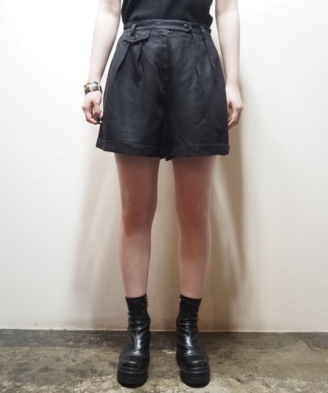 Linen Tuck Shorts BK