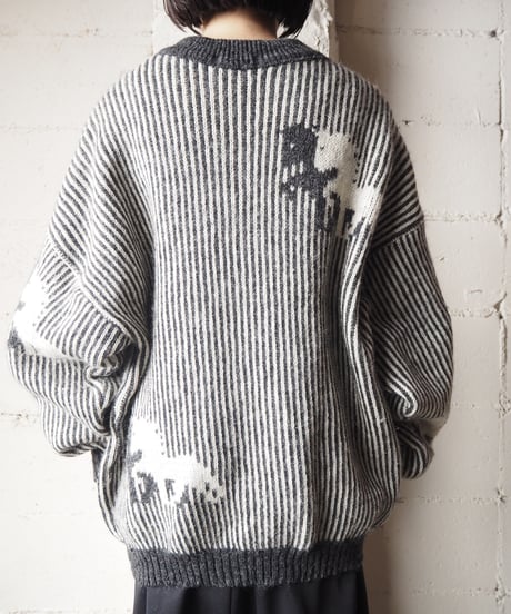 Horse Stripe Pattern Sweater GRWH