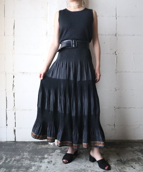 Pleated Design Long Skirt BK