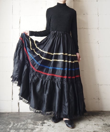 Volume  Tiered Skirt  BK