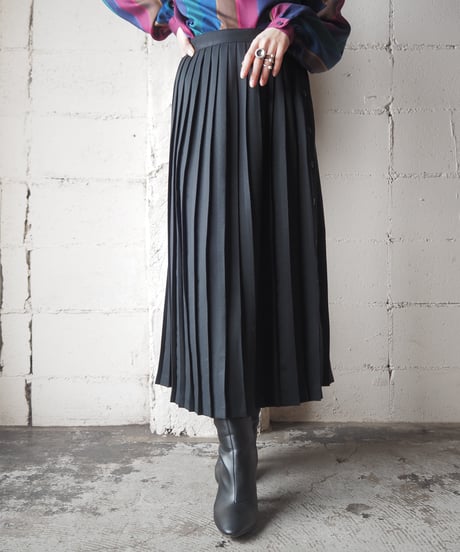 Side Button Pleated Skirt BK
