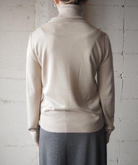 Bicolor Curve Design Turtle Neck Knit BEKA