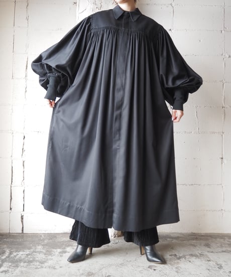 Remake Long Rib Gather Coat BK