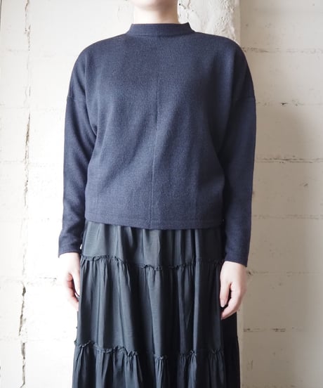 Back Button Crew Neck Knit NV