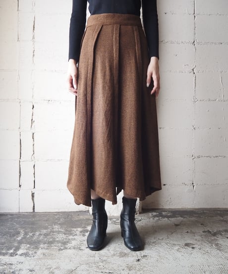 Design Hem Knit Skirt