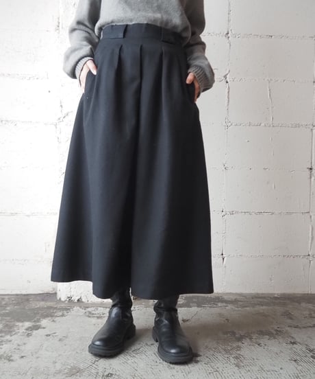 Design Pleats Flared Skirt BK