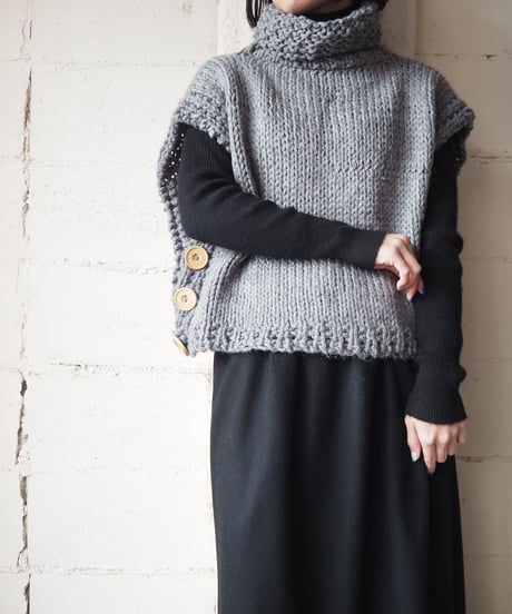 Side Button Turtle Neck Knit Vest GR