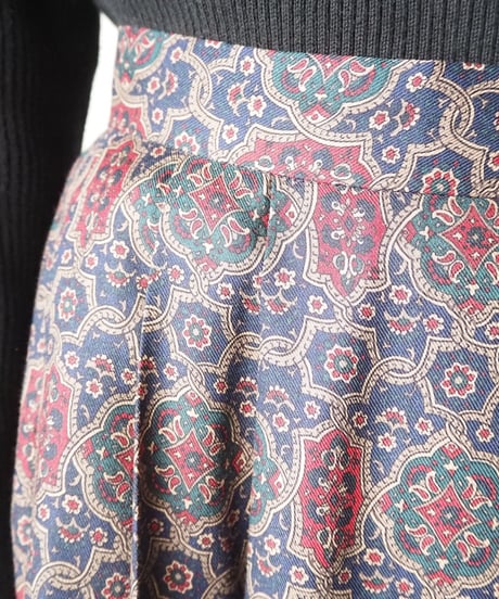 Arabesque Pattern Skirt NVRE