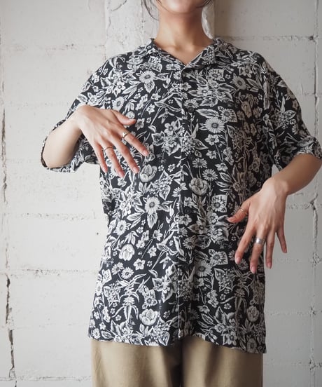 S/S Flower Print Open Collar Shirt BK