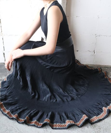 Pleated Design Long Skirt BK