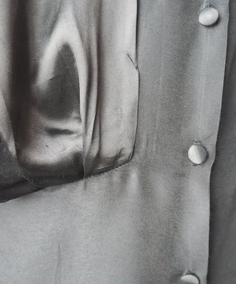 Irregular Hem Tuck Satin Combination Shirt BK