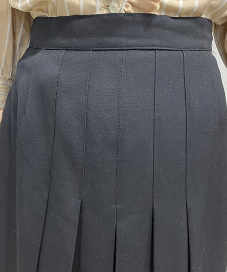 Front Pleated Tight Skirt BK