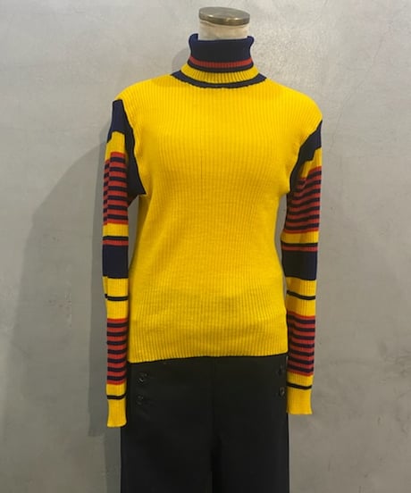 Line Design Rib Turtle Knit YE