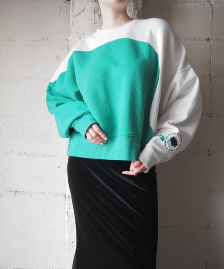 NIKE Cropped Bicolor Asymmetric Design Sweat GN WH