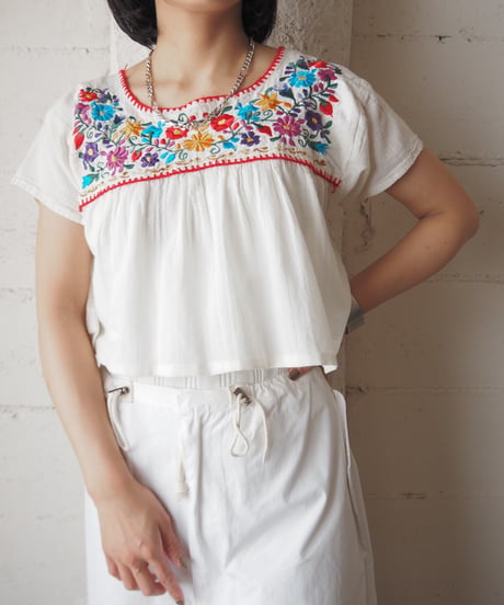 Mexican Embroidery Short Blouse IVRE