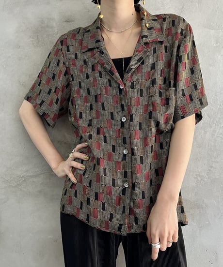 Pattern Open Collar Short Sleeve Blouse GNRE