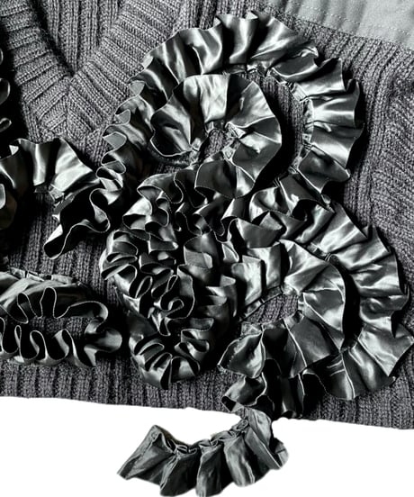 Remake Frill Command Sweater BK