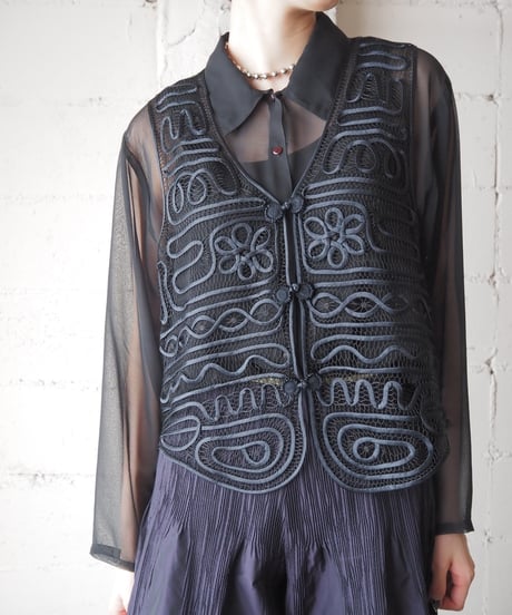 Coad Embroidery Chinese Button Vest BK