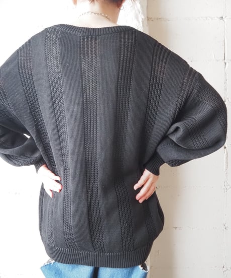 Asymmetric Switching Design Knit BK
