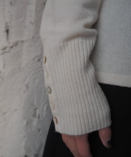 LAND'S END Button Design Knit WH