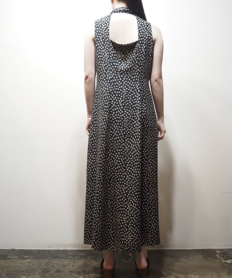 Back Open Pattern Sleeveless Dress BK WH