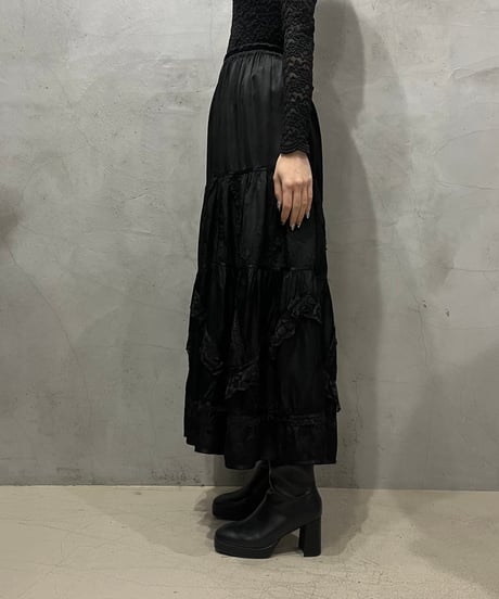 Satin × Lace Tiered Skirt BK