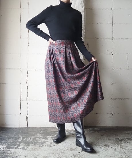 Arabesque Pattern Skirt NVRE