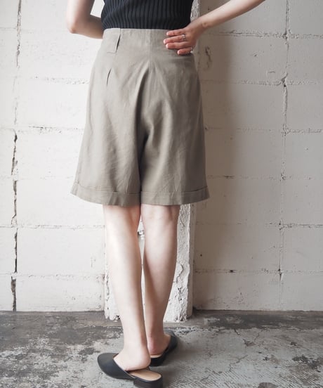 Linen Mix Tuck Shorts KH