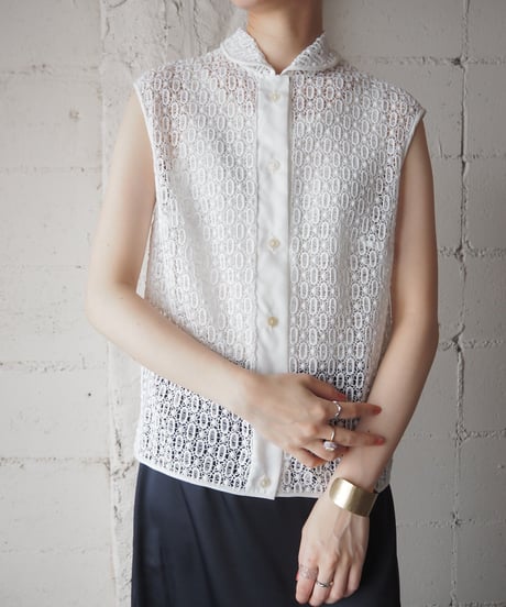 Embroidery Sleeveless Shirt WH