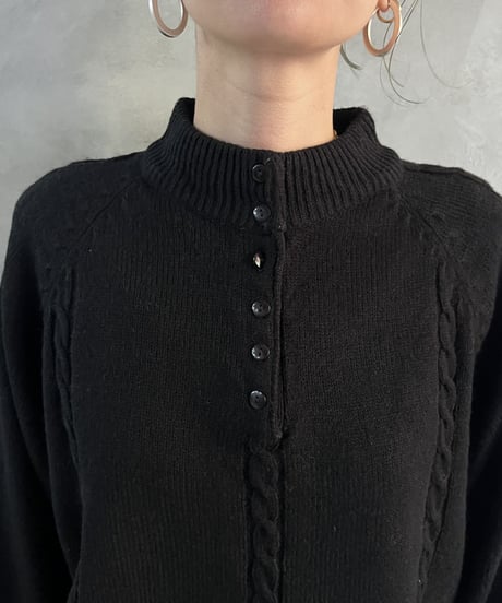 Many Button Cable Design Knit BK