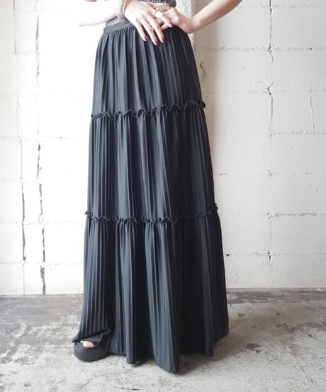 1980's Pleated Tiered Skirt BK