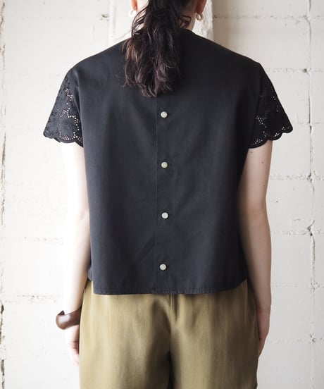 1960's Euro Cutwork Short Sleeve Blouse Bkp