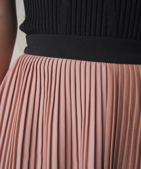 Asymmetric Design Tricolor Pleats Skirt BEPIBK