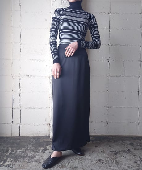 Border Rib Turtle Neck Knit BKWH
