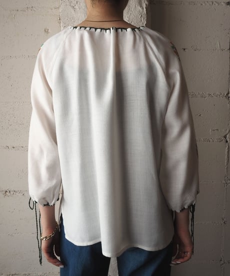 Vintage Embroidery Blouse WHGN