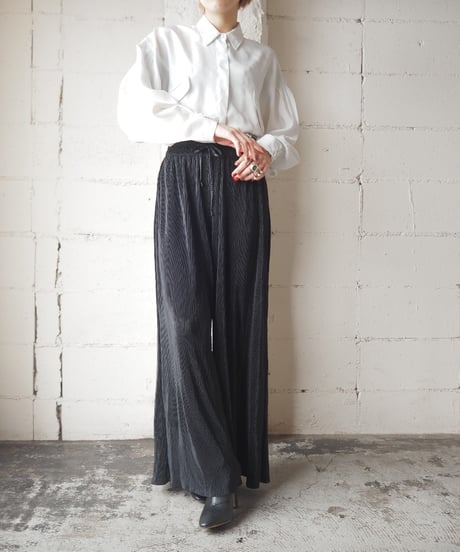 Tuck Shoulder Dolman Sleeve Blouse WH