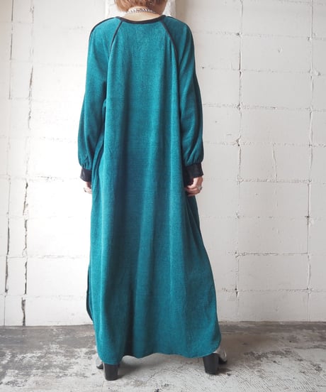 Raglan Sleeve Piping Velour Dress GN