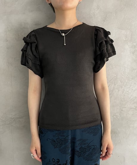 Frill Sleeve Collarless Short Sleeve Knit D.BR