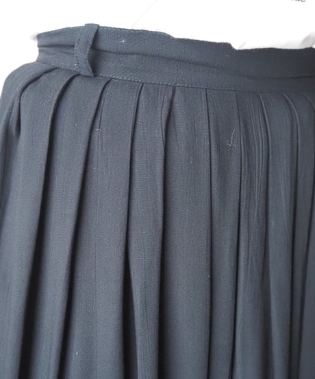 Tuck Flare Skirt BK