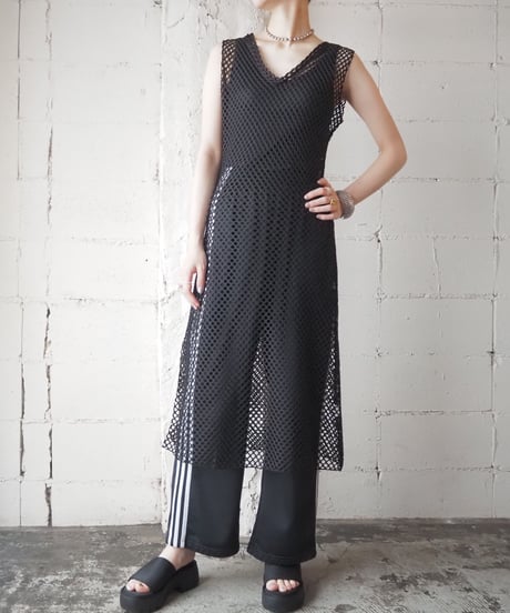 Sleeveless Mesh Vneck Dress BK